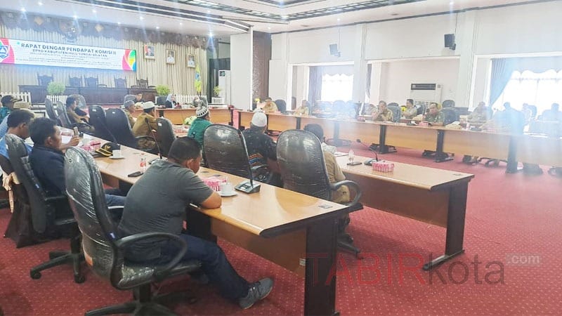 Datangi DPRD HSS, Warga Empat Desa di Daha Tolak Perkebunan Sawit PT SMM dan Minta HGU Dicabut