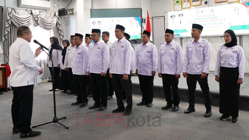 Lantik Pengurus PMI Kabupaten, Bupati Balangan Tekankan Pentingnya Sinergi dengan Pemerintah