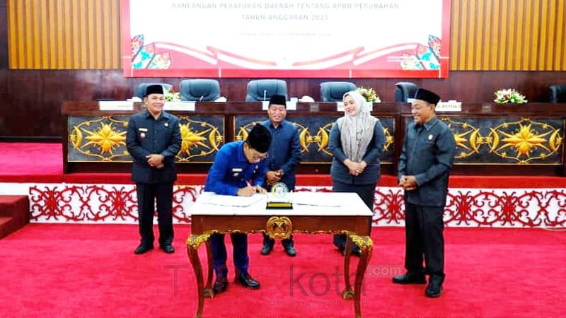 Hadiri Paripurna ke-4 DPRD, Bupati Mura Harap APBD Perubahan Bermanfaat Langsung untuk Masyarakat