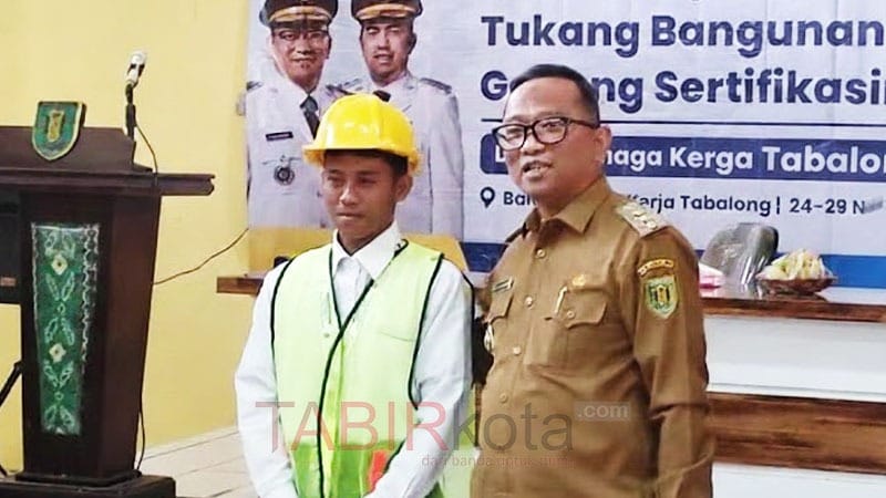 Buka Pelatihan Tukang Bersertifikat BNSP, Bupati Tabalong Sebut Tingkatkan Kemampuan Pekerja Lokal