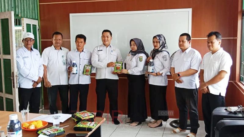 Percepatan Penurunan Angka Stunting, Pemkab Balangan Salurkan Bantuan Pemanfaatan Lahan Pekarangan