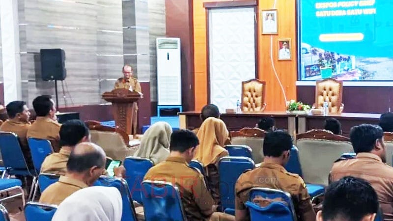 Wakili Bupati, Asisten I Setda Tabalong Buka Ekspose Policy Brief Satu Desa Satu Wifi