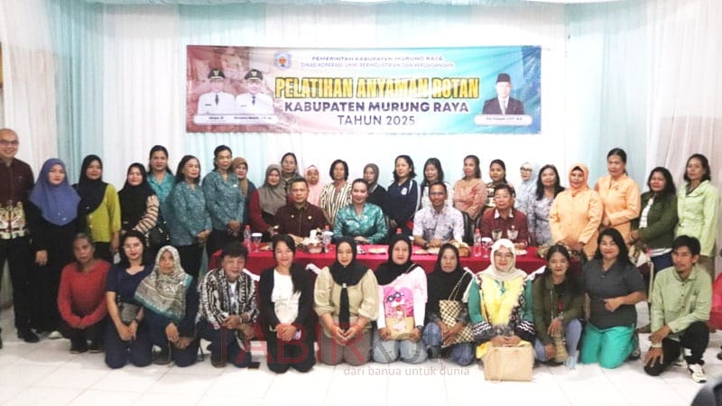 Komitmen Dorong Pemberdayaan Ekonomi Masyarakat, Pemkab Mura Gelar Pelatihan Anyaman Rotan Bagi Pelaku IKM