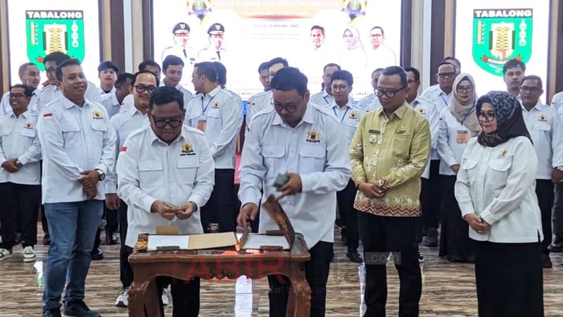 Hadiri Pengukuhan Kadin 2025-2030, Bupati Tabalong Apresiasi Dukungan Dunia Usaha atas Pertumbuhan Perekonomian Daerah