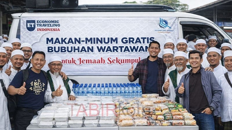 Jurnalis Ekonomi Banua Kalsel, Bagikan Makanan Gratis untuk Jemaah Sekumpul