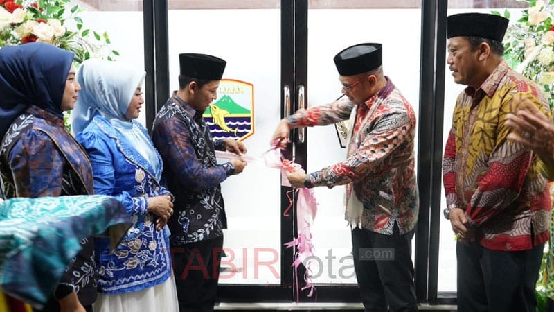 Resmikan Kantor Desa Tegalrejo, Wabup Kotabaru Harap Kualitas Pelayanan Publik Meningkat