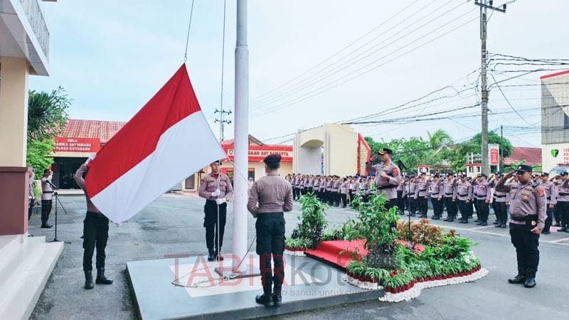 Pimpin Upacara HKN, Kapolres Kotabaru Sampaikan Amanat Kapolda Kalsel tentang Peran Penting Polri