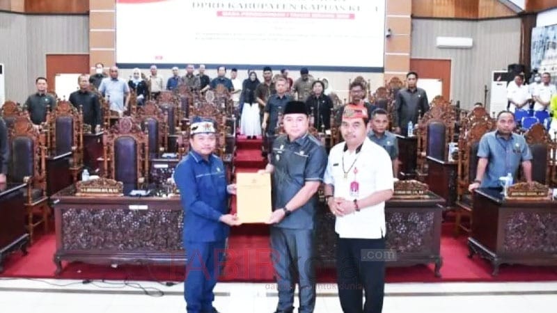 Hadiri Paripurna DPRD, Wabup Kapuas Intruksikan Kepala OPD Tindaklanjuti Seluruh Rekomendasi