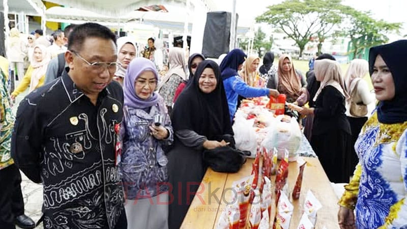 Tinjau Bazar Ramadan, Wabup Tapin Harap Beri Manfaat Nyata Bagi Masyarakat