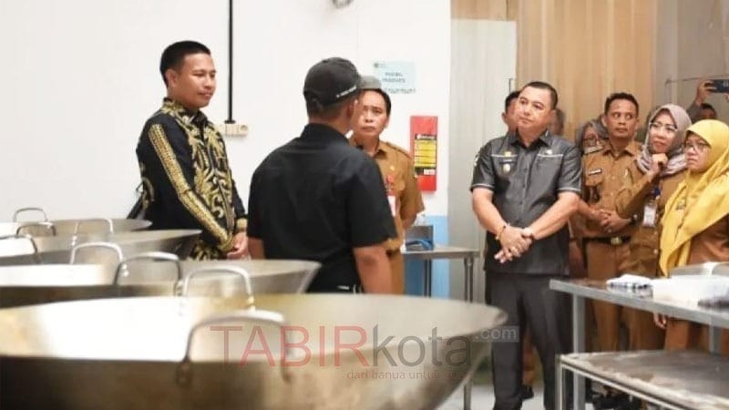 Resmikan SPPG Selat Hulu, Wabup Kapuas Dorong Pemanfaatan Potensi Lokal Sebagai Bahan Baku