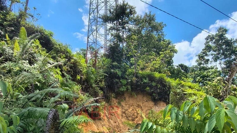 Tower Telekomunikasi di Sikui Terancam Longsor, Bupati Barut Instruksikan Penanganan Segera