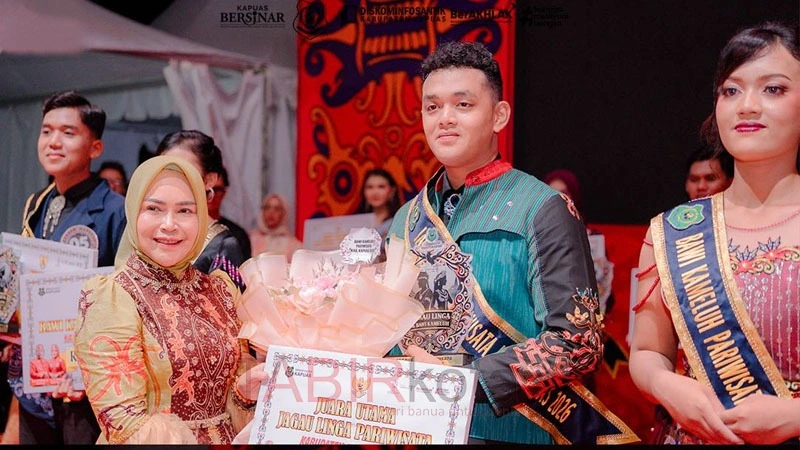 Hadiri Grand Final Jagau Linga dan Bawi Kameluh, Ketua TP PKK Kapuas Harap Lahirkan Generasi Berkarakter