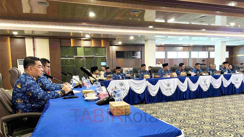 Pimpin Rapat Persiapan HUT ke-76 Kabupaten, Sekda Kotabaru Minta SKPD Siapkan Acara Pengisi