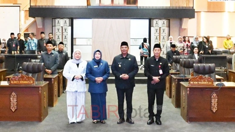 Hadiri Paripurna II, Wabup Barut Nyatakan Siap Tindaklanjuti Rekomendasi DPRD