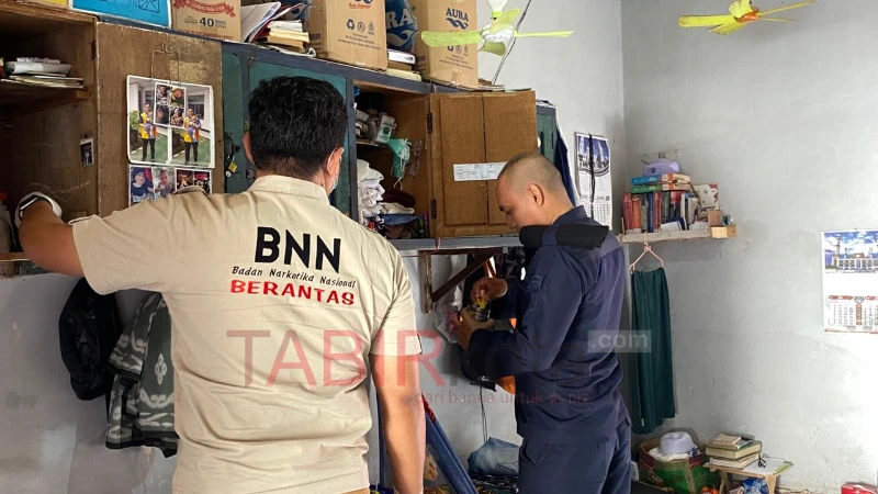 APH Gabungan Geledah Rutan Barabai, Petugas Amankan Gunting dan Korek Api