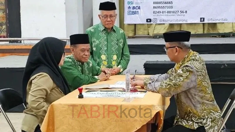 Berzakat Melalui Baznas, Bupati Tabalong Beri Contoh Teladan bagi Masyarakat