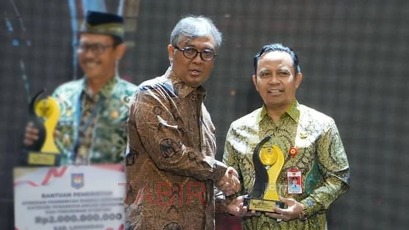 15 Bulan Memimpin, Bupati H Yamani Sukses Bawa Tapin Peroleh Terbaik 1 Penanggulangan Kemiskinan dan Stunting