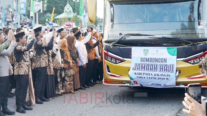 Lepas Keberangkatan JCH, Bupati Balangan Do’akan Jemaah Sehat dan Lancar Beribadah