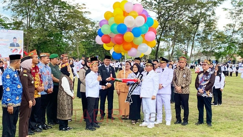 Peringatan Hardiknas dan Otoda, Bupati Kapuas Canangkan “Pendidikan Hebat Kapuas Bersinar”