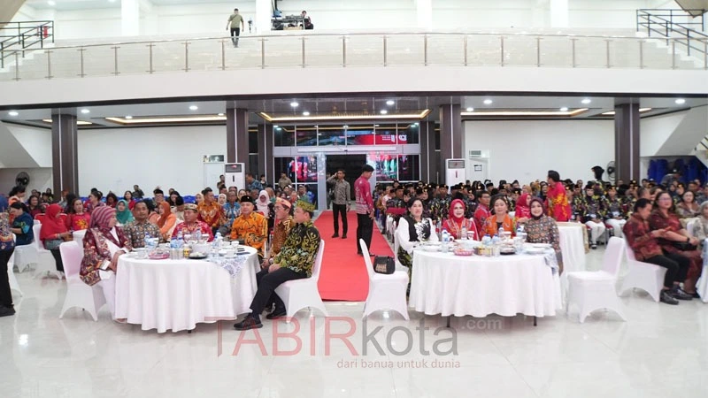 Malam Resepsi Kenegaraan HUT ke-81 RI, Pemkab Kapuas Berikan Tali Asih untuk Anggota Paskibraka