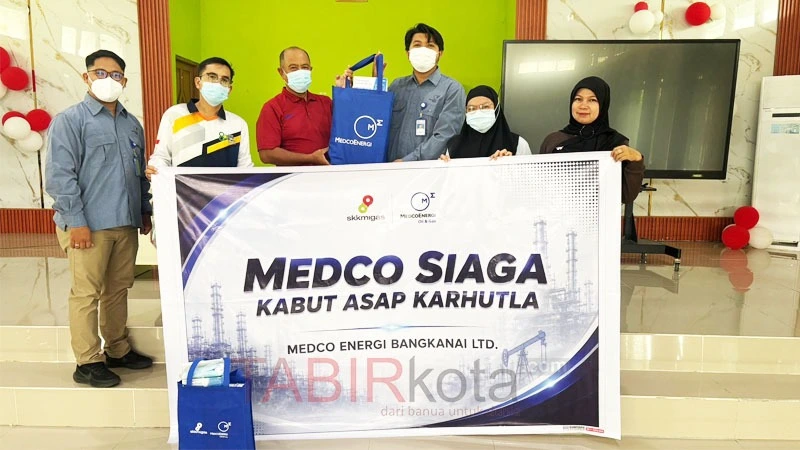 Peduli Kesehatan Warga, Medco Energi Bangkanai Ltd Bagi Ratusan Box Masker di Barito Utara