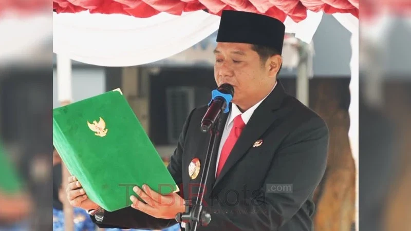 Wabup Barut, Felix Sonadie Y Tingan mengajak untuk memperkokoh persatuan dan kesatuan (foto: TABIRkota/diskominfosandi)