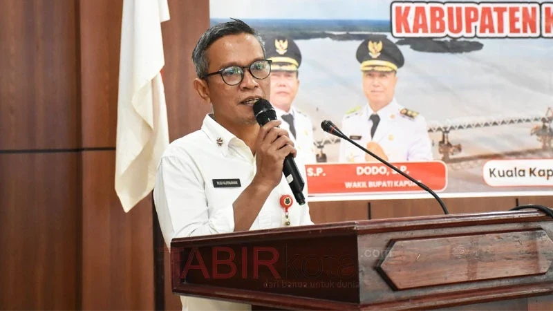 Staf Ahli Bupati Kapuas Bidang KSDM, Budi Kurniawan mewakili Bupati setempat, HM Wiyatno membuka Sosialisasi dan Persiapan Program LSDP (foto: TABIRkota/kipkps)