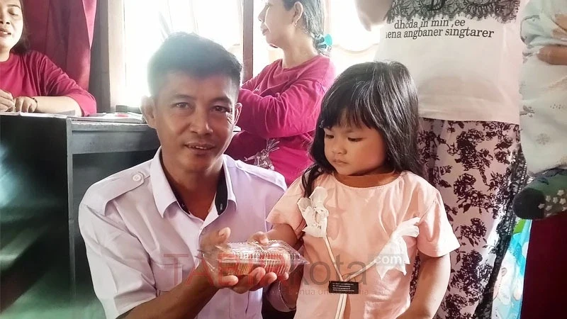 Pantau Posyandu Ka’Abas, Sekdes Tanjung Rendan Kapuas Pastikan Kesehatan Balita dan Bumil Terkontrol