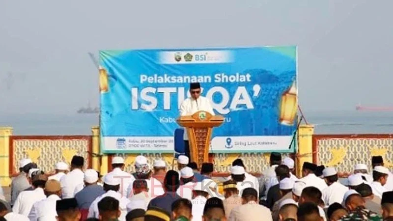 Ikuti Salat Istisqa, Wabup Kotabaru Ajak Warga Memohon Diturunkan Hujan