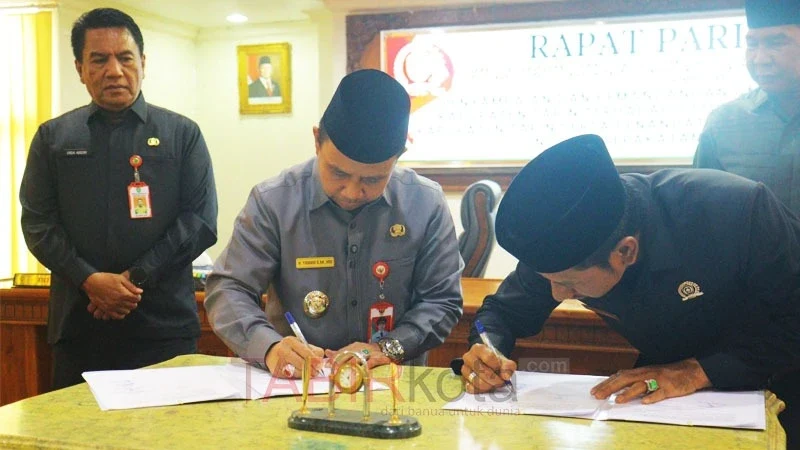 Penandatanganan KUA-PPAS Tahun Anggaran 2027 (foto: TABIRkota/prokopim)
