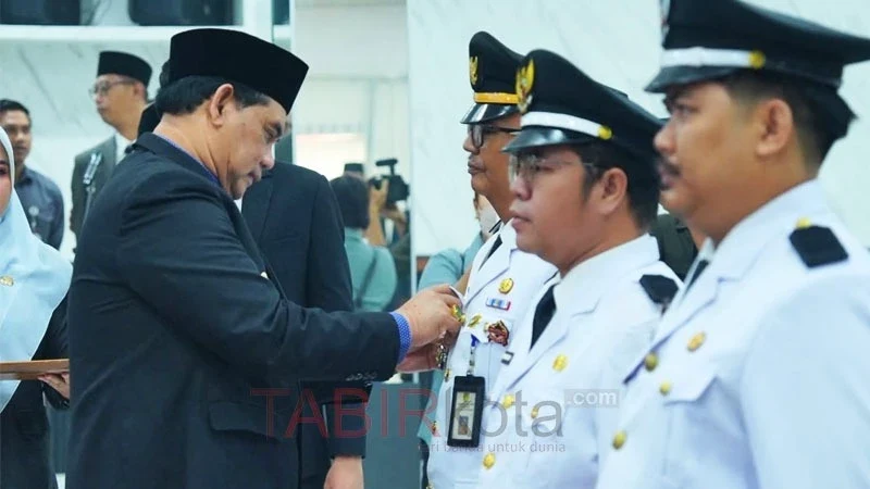 Lantik 55 Pejabat, Bupati Barito Utara Tegaskan Pentingnya Integritas dan Dedikasi